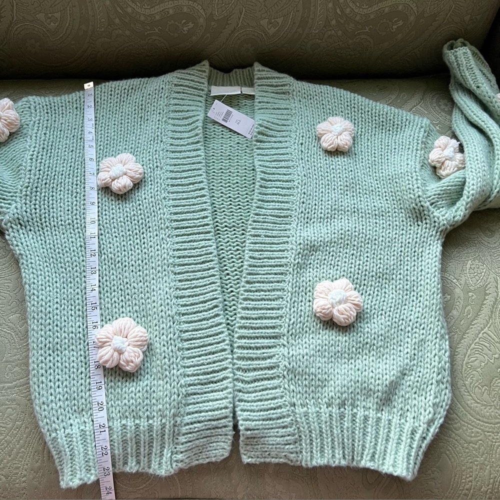 NWT Anthropologie Susannah Chunky 3D Floral Knit Cardigan One Size - Picture 9 of 12